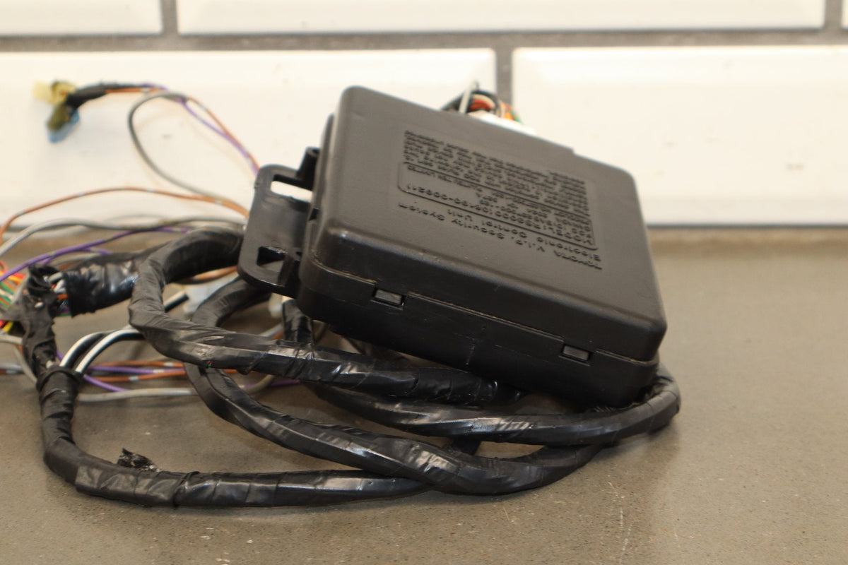 1996-1997 Lexus LX450 J80 - Chassis Computer
