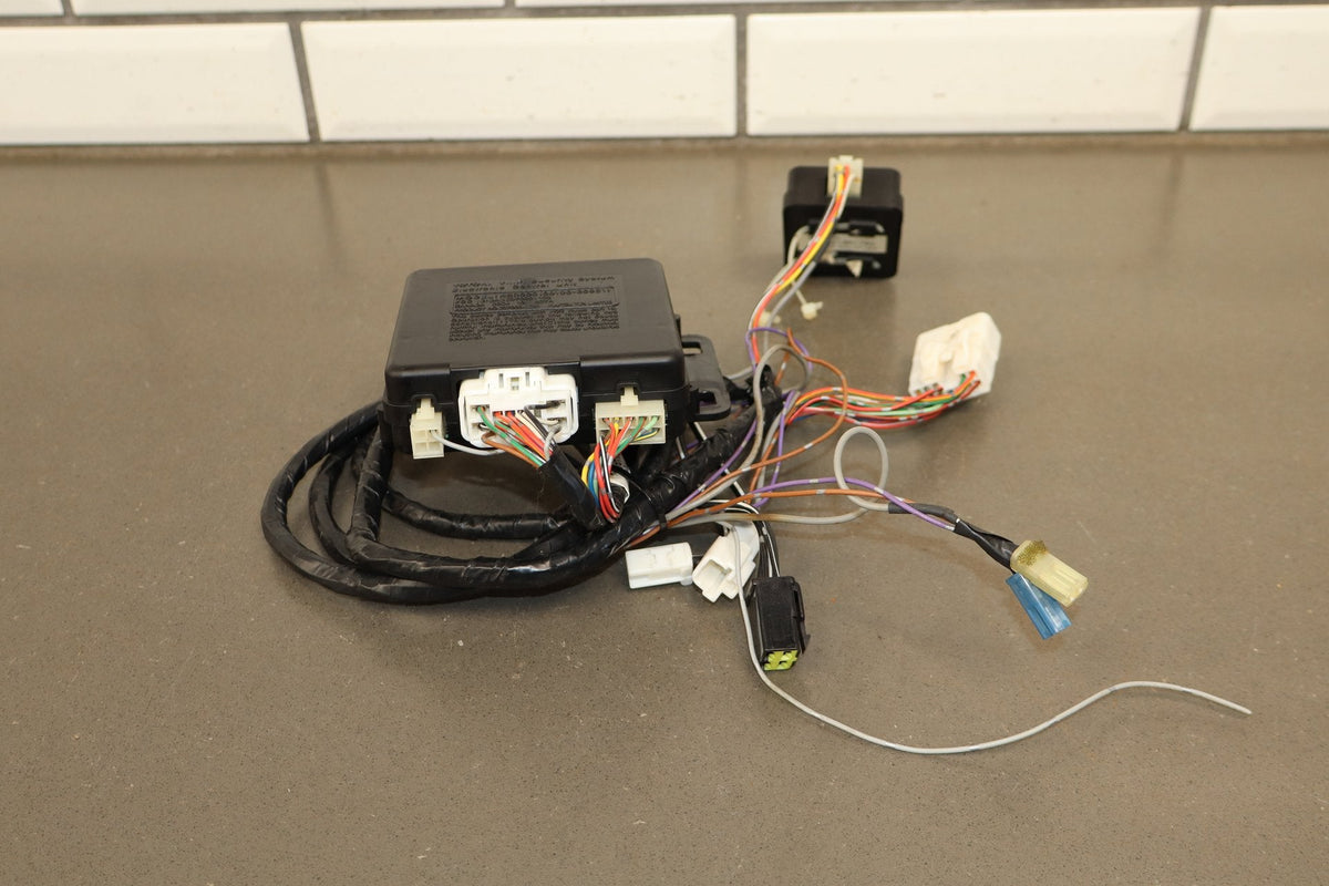 1996-1997 Lexus LX450 J80 - Chassis Computer