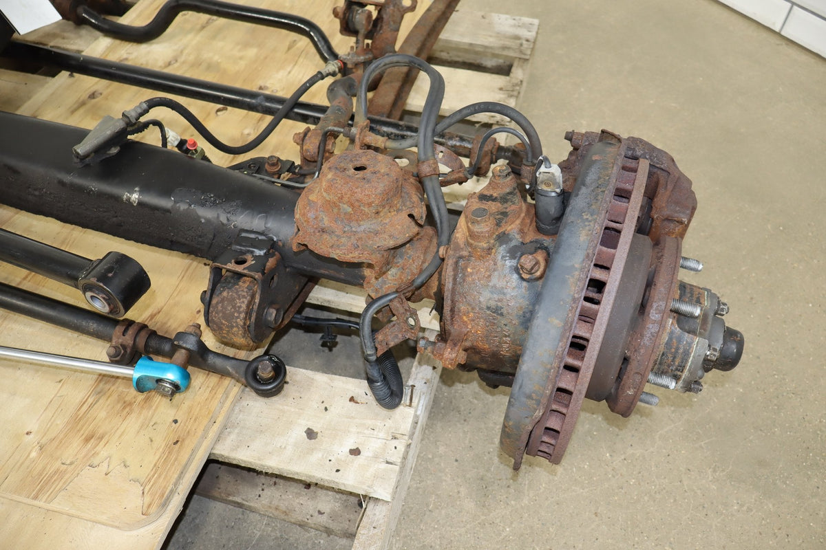 1996-1997 Lexus LX450, Land Cruiser Front Solid Axle Assembly OEM | Non Locking