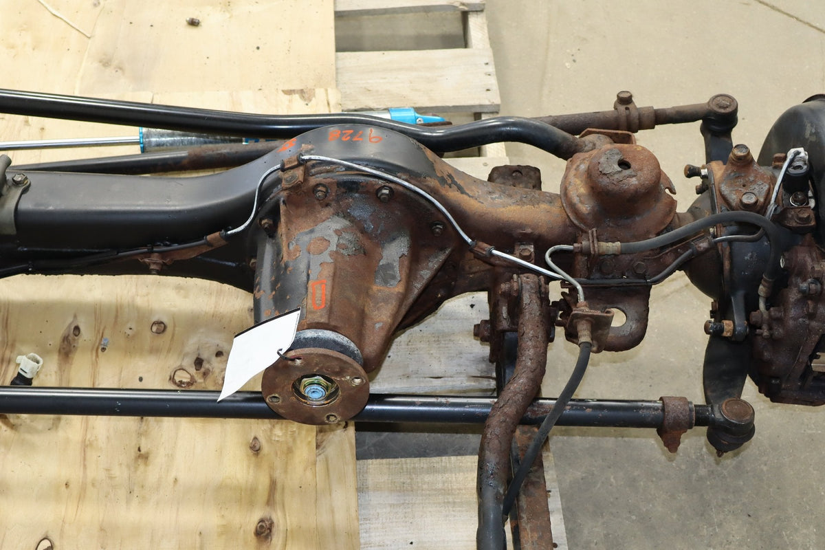 1996-1997 Lexus LX450, Land Cruiser Front Solid Axle Assembly OEM | Non Locking