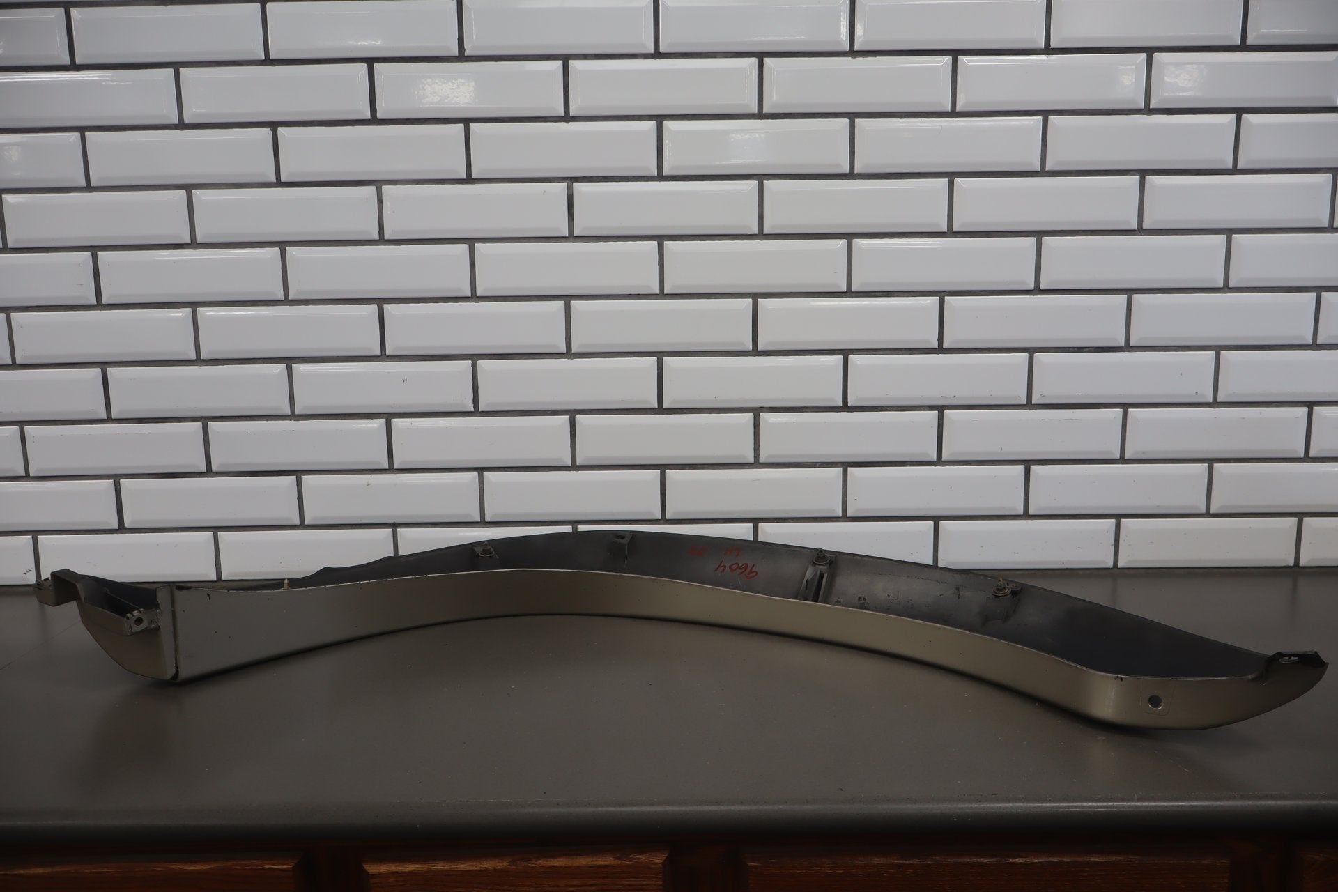 1996-1997 Lexus LX450 Left Fender Molding Desert Dune Pearl