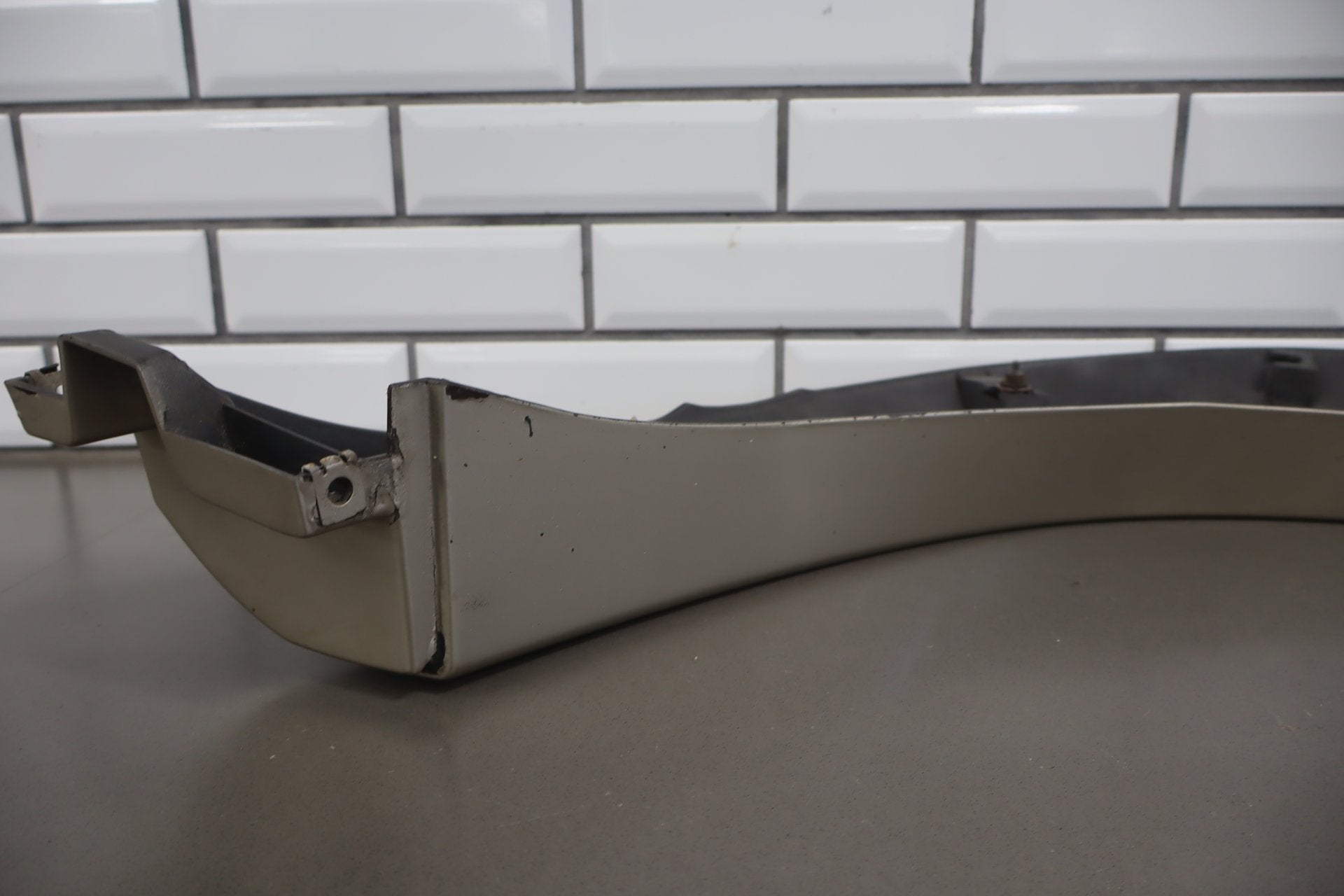1996-1997 Lexus LX450 Left Fender Molding Desert Dune Pearl