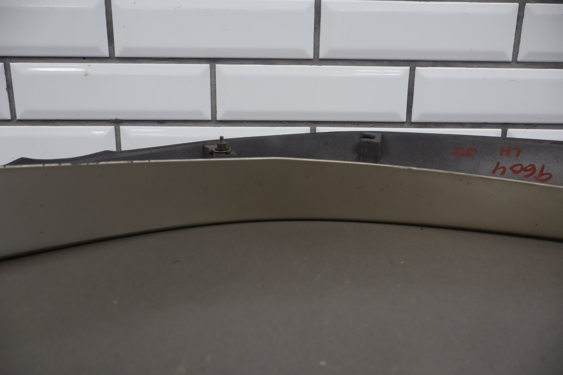 1996-1997 Lexus LX450 Left Fender Molding Desert Dune Pearl