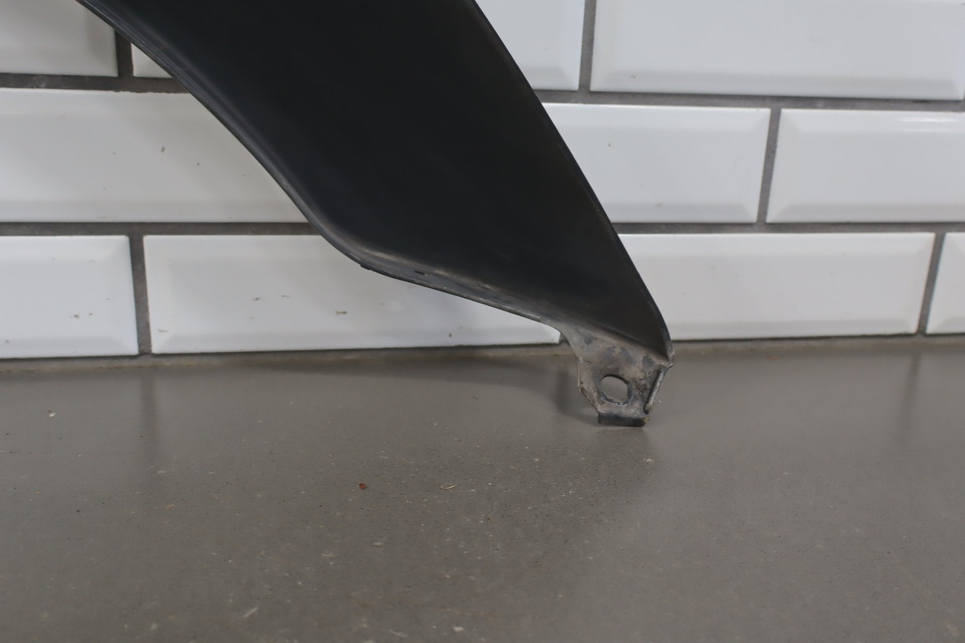 1996-1997 Lexus LX450 Left Fender Molding Desert Dune Pearl