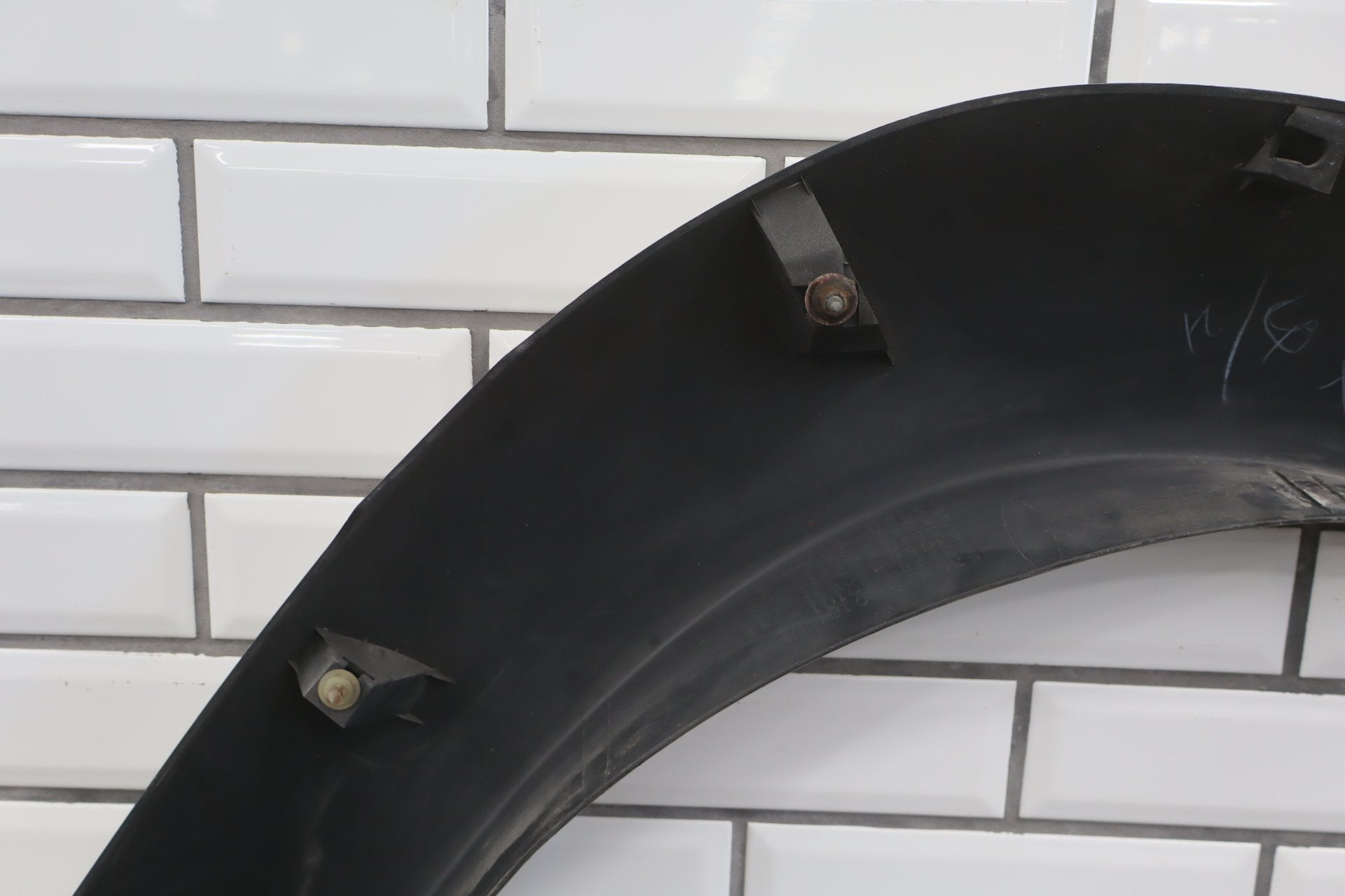 1996-1997 Lexus LX450 Left Fender Molding Desert Dune Pearl