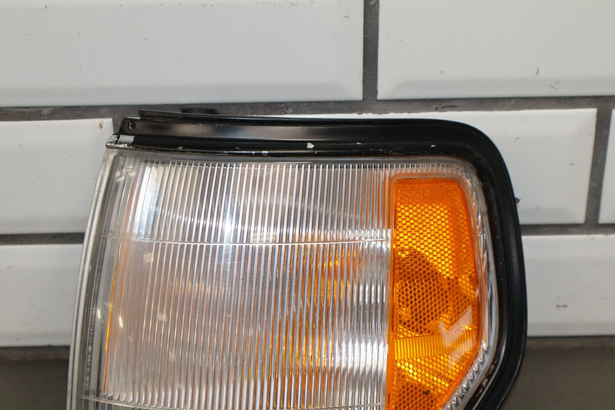 1996-1997 Lexus LX450 Left Front Lamp 8161060110 OEM