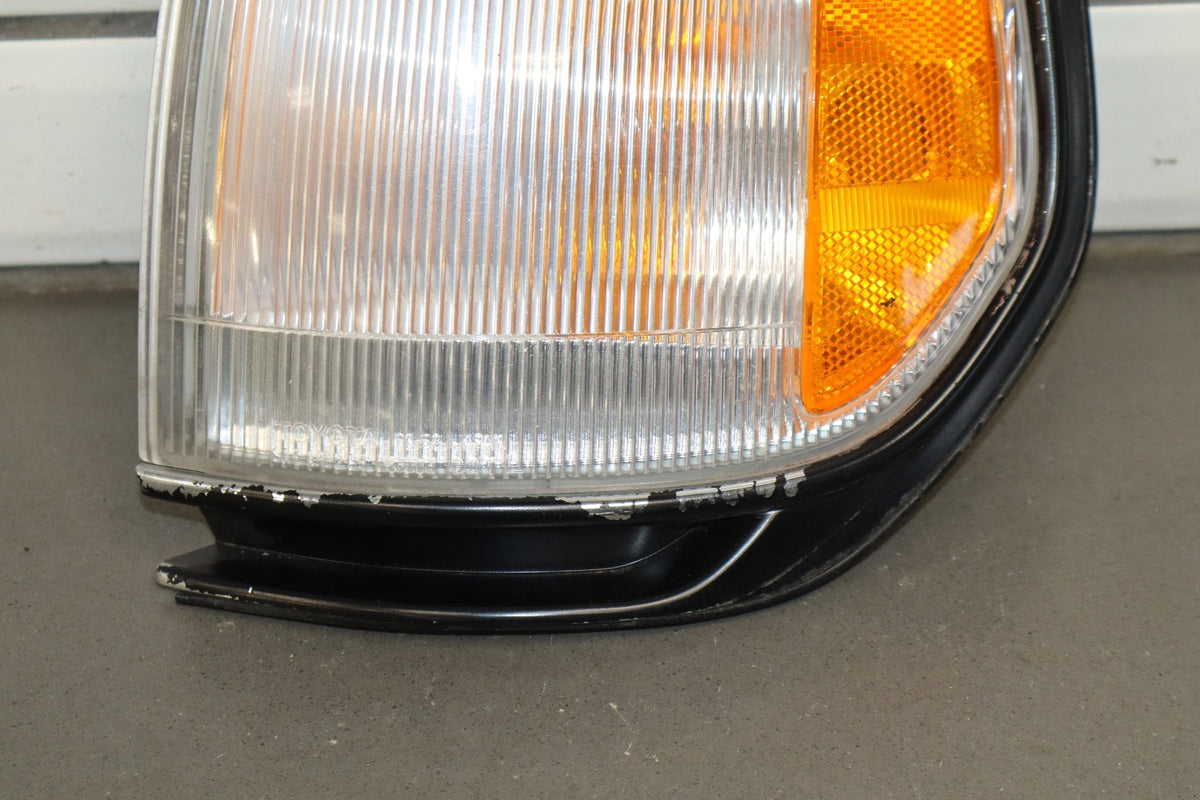 1996-1997 Lexus LX450 Left Front Lamp 8161060110 OEM