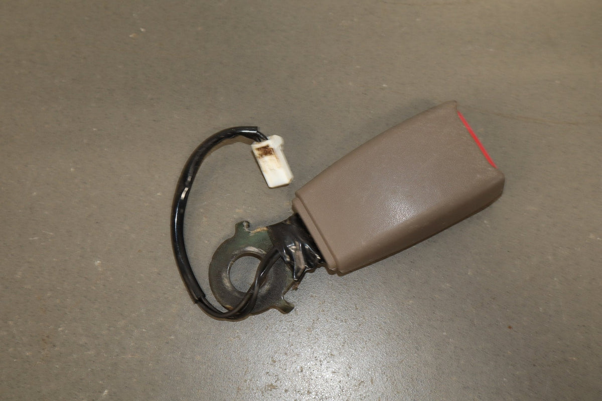 1996-1997 Lexus LX450 Left Front Seat Belt Buckle