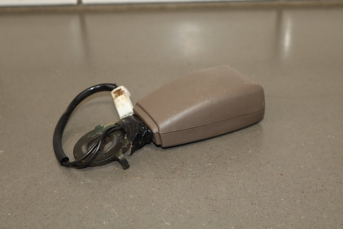 1996-1997 Lexus LX450 Left Front Seat Belt Buckle