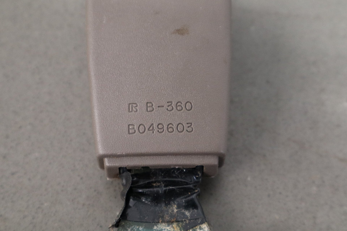 1996-1997 Lexus LX450 Left Front Seat Belt Buckle