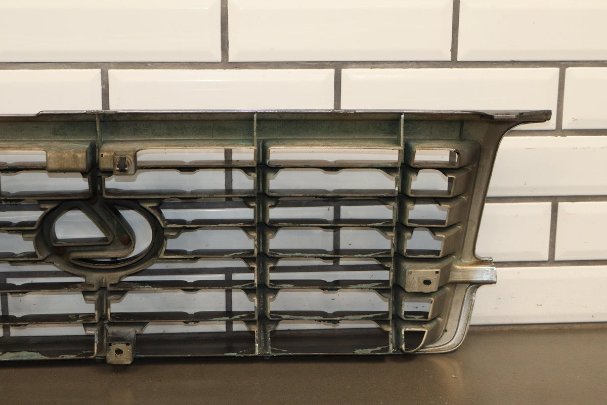 1996-1997 Lexus LX450 Radiator Grille