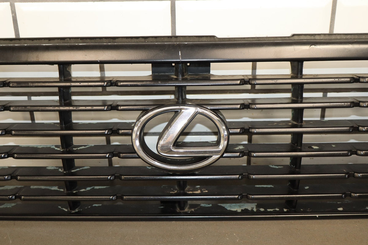 1996-1997 Lexus LX450 Radiator Grille