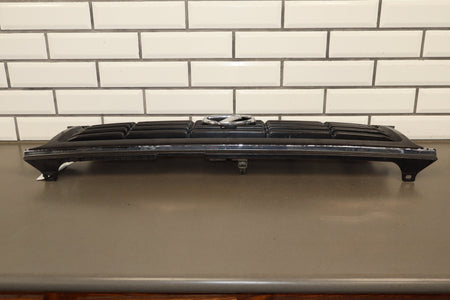 1996-1997 Lexus LX450 Radiator Grille