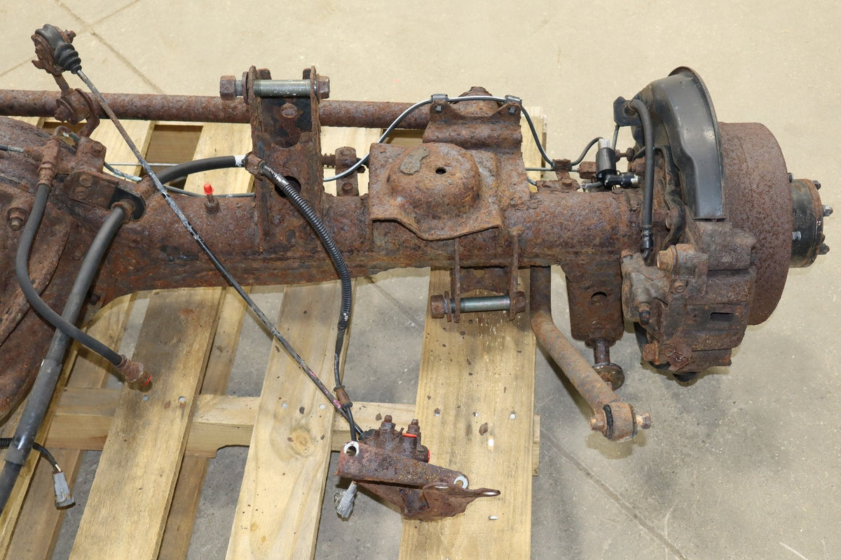 1996-1997 Lexus LX450 Rear Axle Assembly 4211060961 OEM