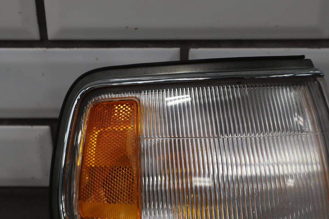 1996 - 1997 Lexus LX450 Right Front Lamp 8161060200 OEM