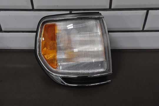 1996 - 1997 Lexus LX450 Right Front Lamp 8161060200 OEM