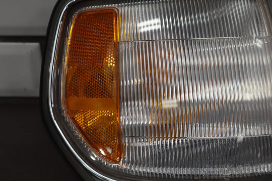 1996 - 1997 Lexus LX450 Right Front Lamp 8161060200 OEM