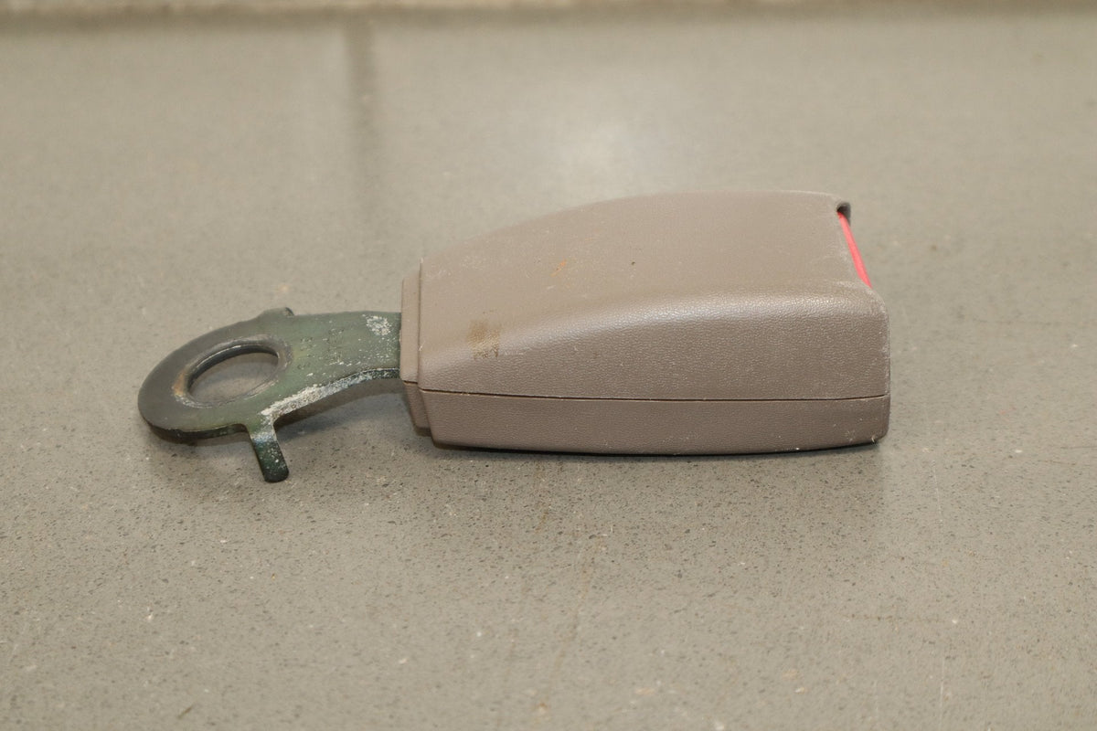 1996-1997 Lexus LX450 Right Front Seat Belt Buckle