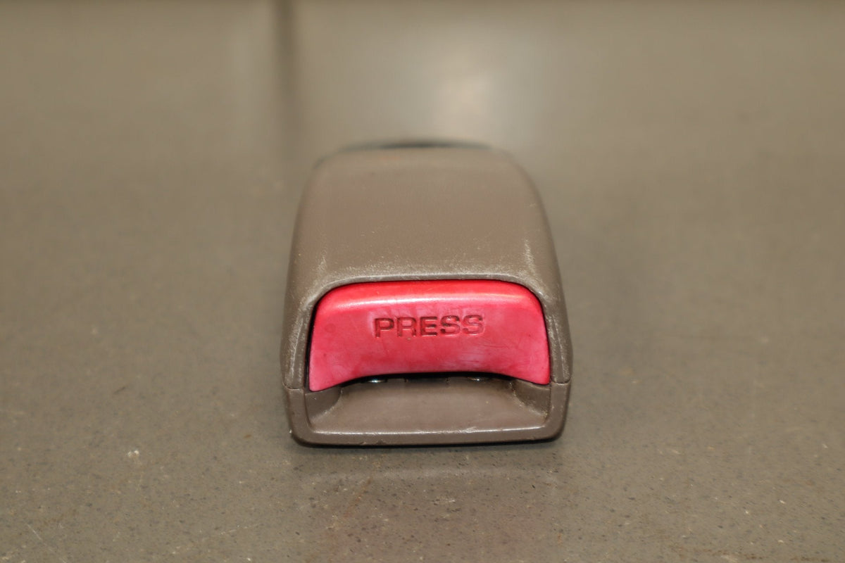1996-1997 Lexus LX450 Right Front Seat Belt Buckle