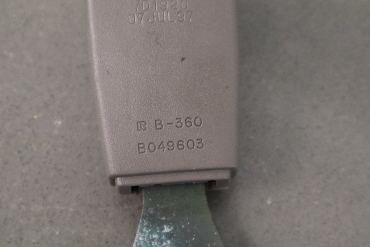 1996-1997 Lexus LX450 Right Front Seat Belt Buckle