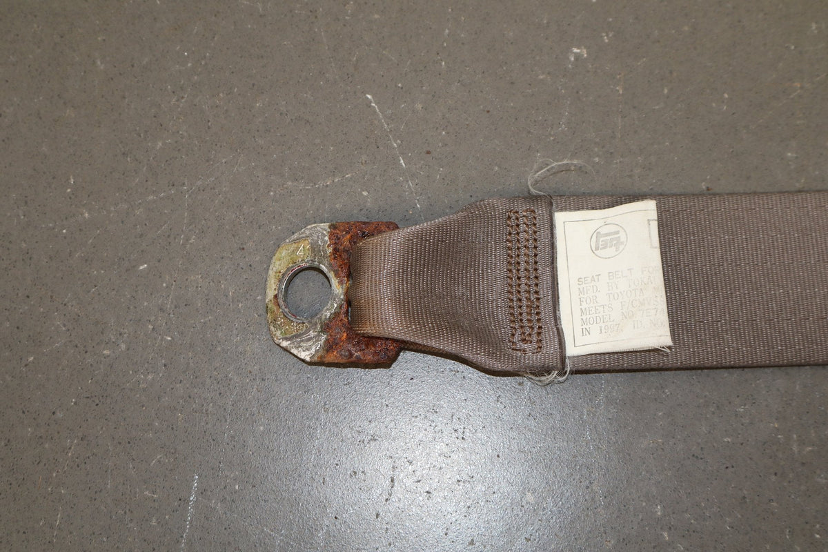 1996-1997 Lexus LX450 Right Front Seat Belt Oak LC43