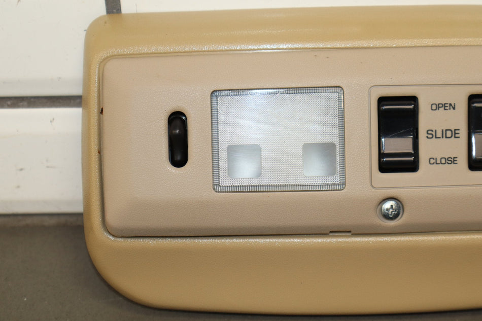 1996-1997 Lexus LX450 Roof Overhead Console Assembly