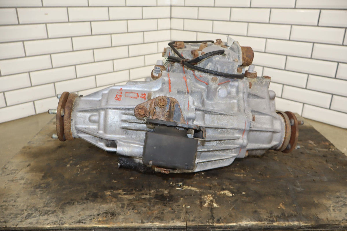 1996-1997 Lexus LX450 Transfer Case 3613060790 OEM
