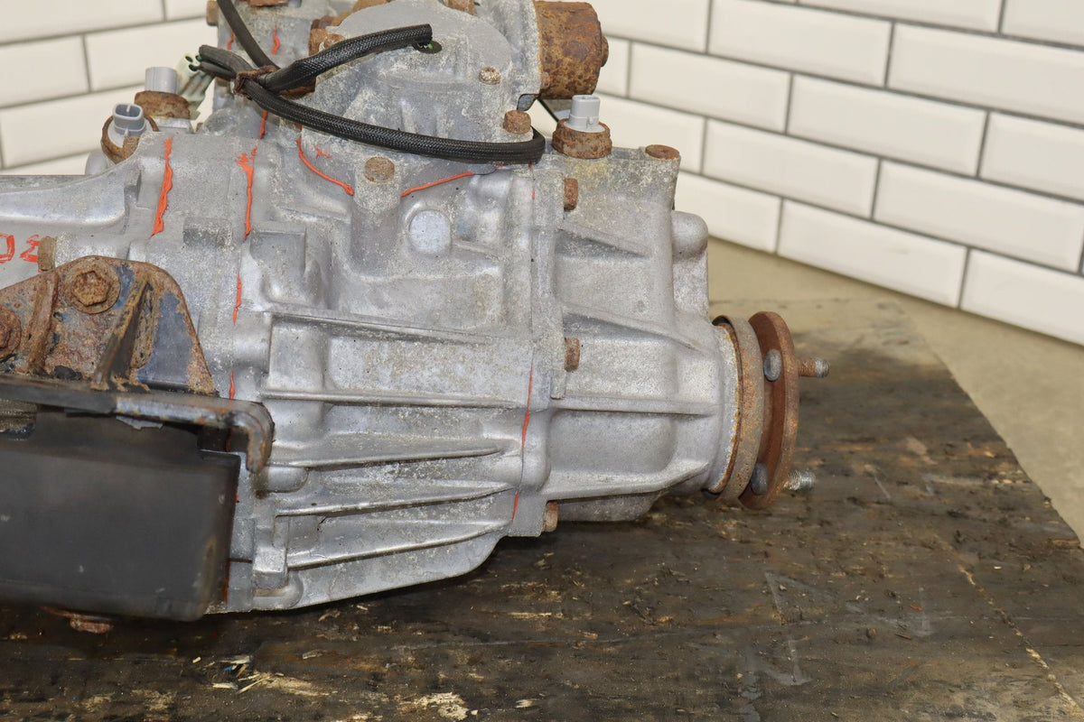 1996-1997 Lexus LX450 Transfer Case 3613060790 OEM