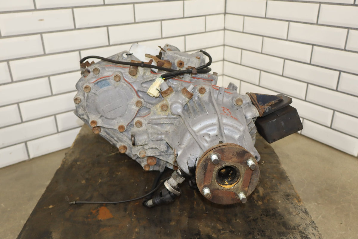 1996-1997 Lexus LX450 Transfer Case 3613060790 OEM