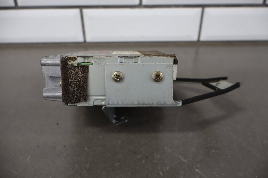 1996 - 1997 Toyota Land Cruiser, Lexus LX450 Radio Amplifier 8628060101 OEM