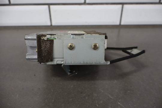 1996 - 1997 Toyota Land Cruiser, Lexus LX450 Radio Amplifier 8628060101 OEM