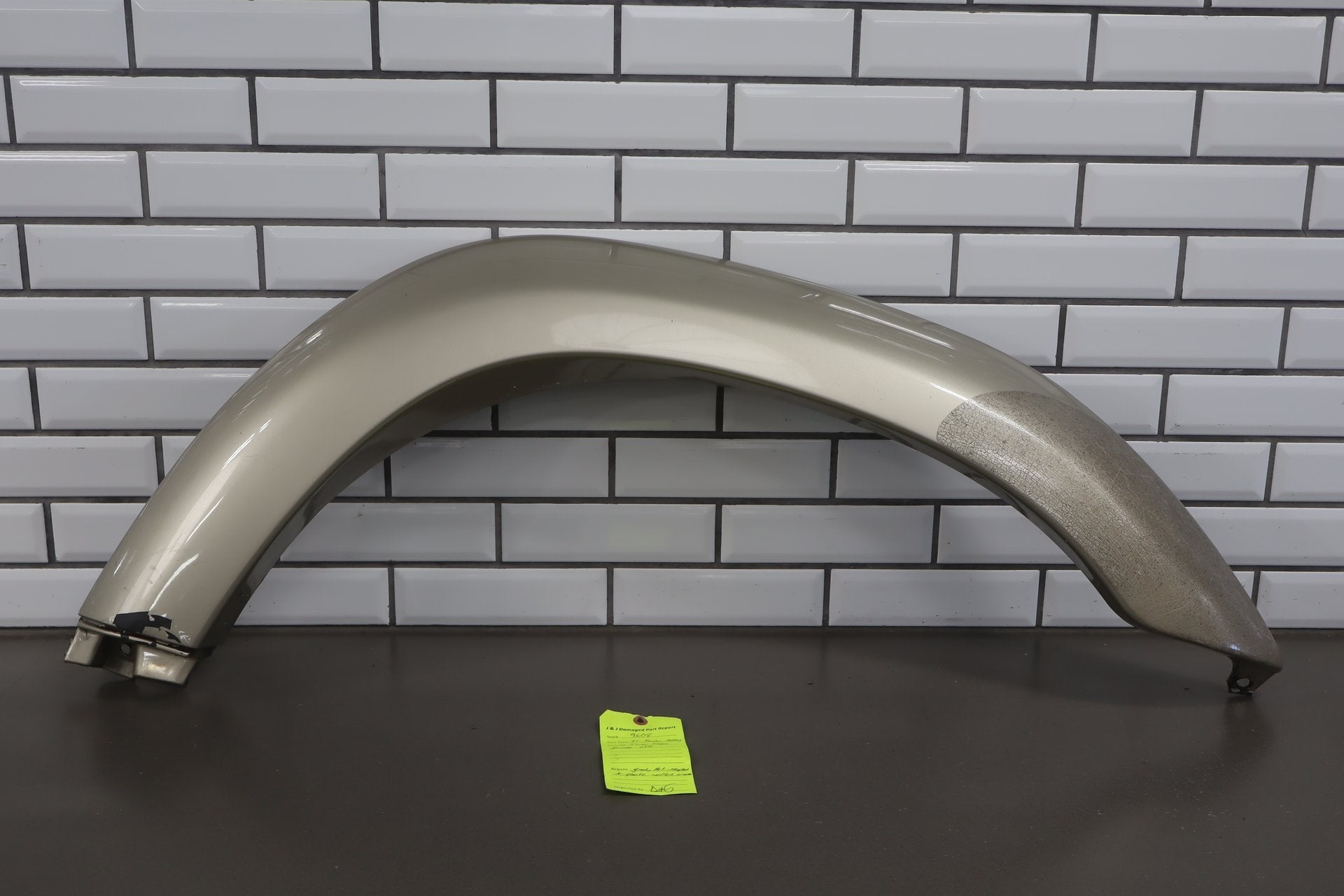 1996-1997 Toyota Land Cruiser Right Fender Molding