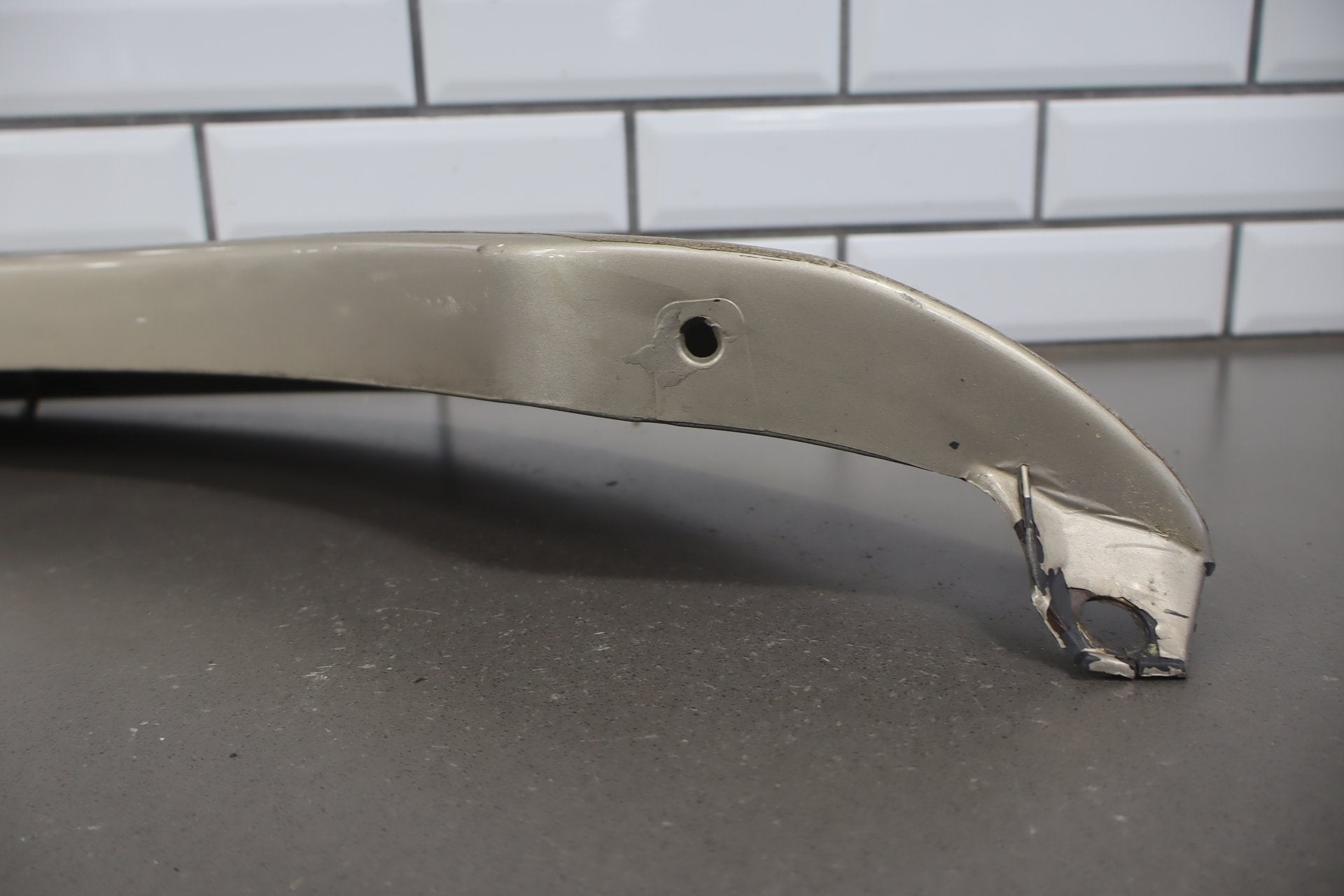 1996-1997 Toyota Land Cruiser Right Fender Molding