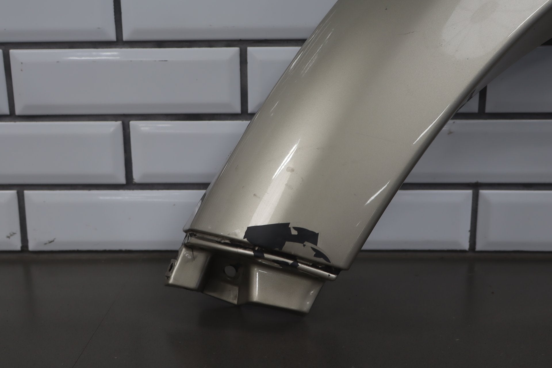 1996-1997 Toyota Land Cruiser Right Fender Molding