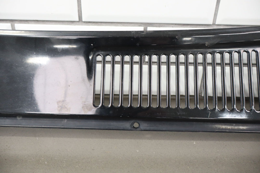 1996 - 1998 Lexus LX450 Front Center Cowl Vent Panel