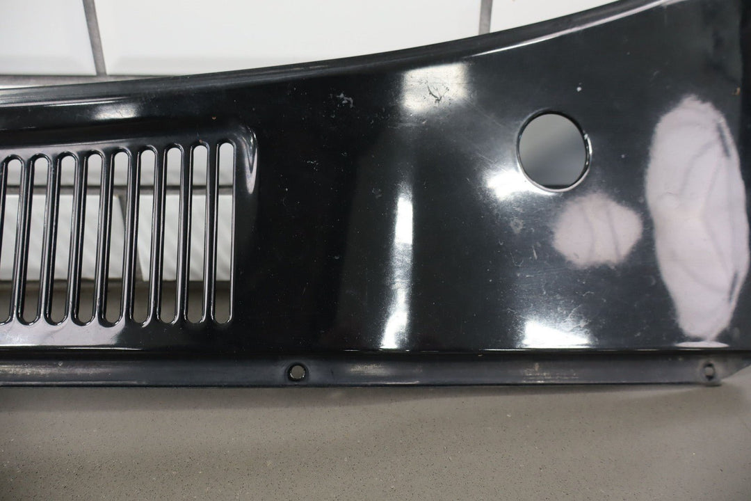 1996 - 1998 Lexus LX450 Front Center Cowl Vent Panel