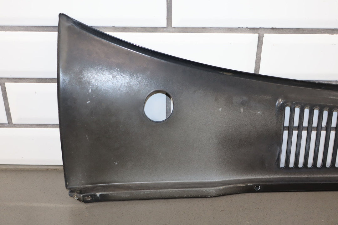 1996 - 1998 Lexus LX450 Front Center Cowl Vent Panel
