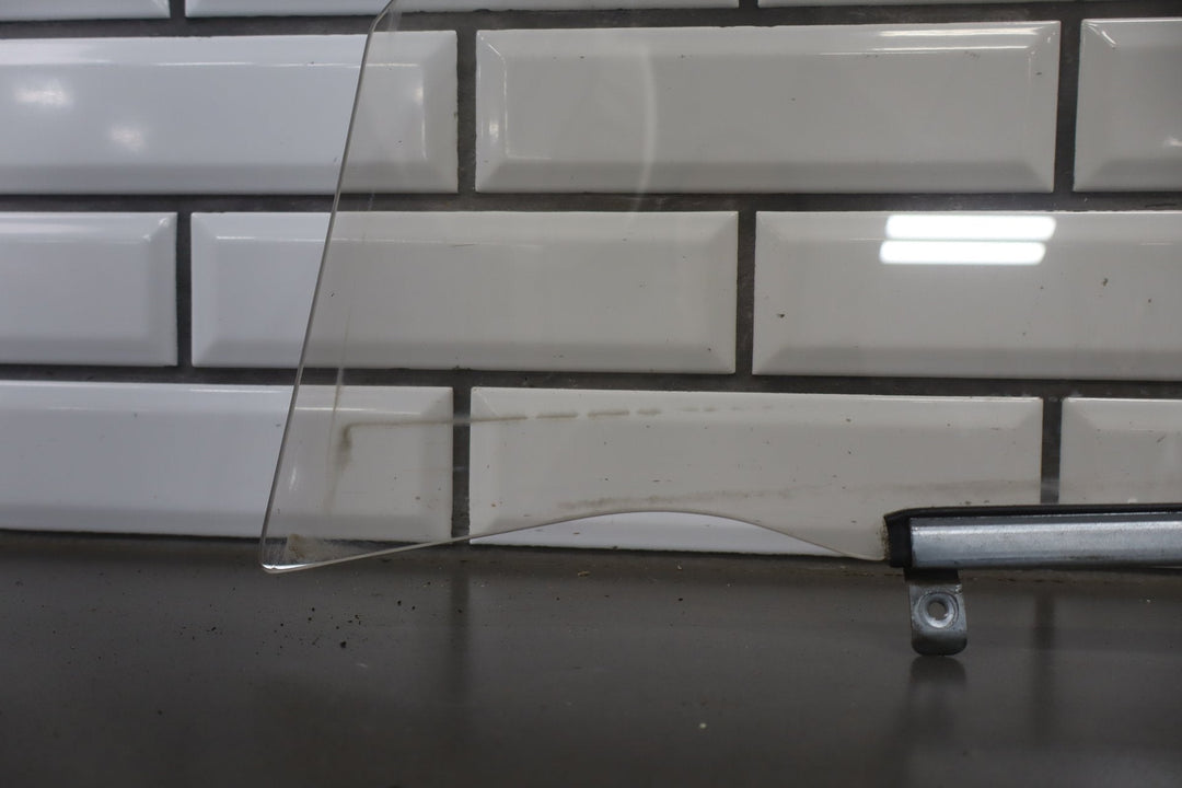 1996 - 1998 Lexus LX450 Right Front Door Window 6811160070