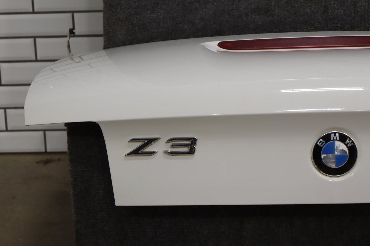 1996-1999 BMW Z3 1.9i Decklid/Tailgate White