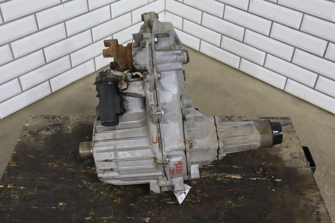 1996 - 1999 GMC Suburban Transfer Case 24228430 OEM