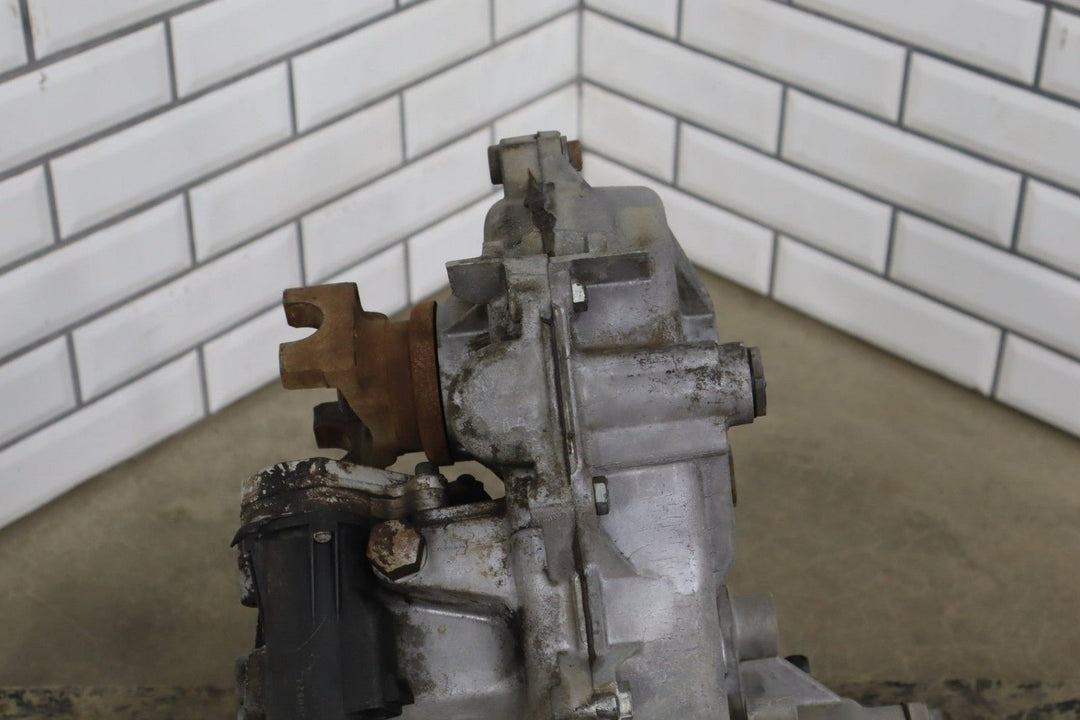 1996 - 1999 GMC Suburban Transfer Case 24228430 OEM