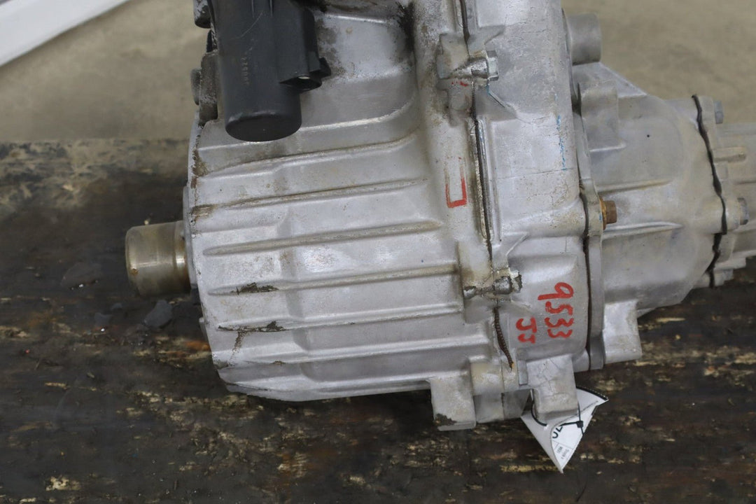 1996 - 1999 GMC Suburban Transfer Case 24228430 OEM