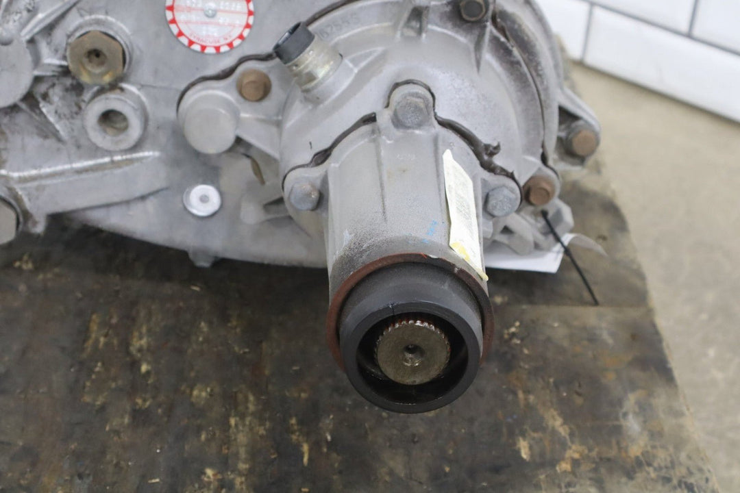 1996 - 1999 GMC Suburban Transfer Case 24228430 OEM