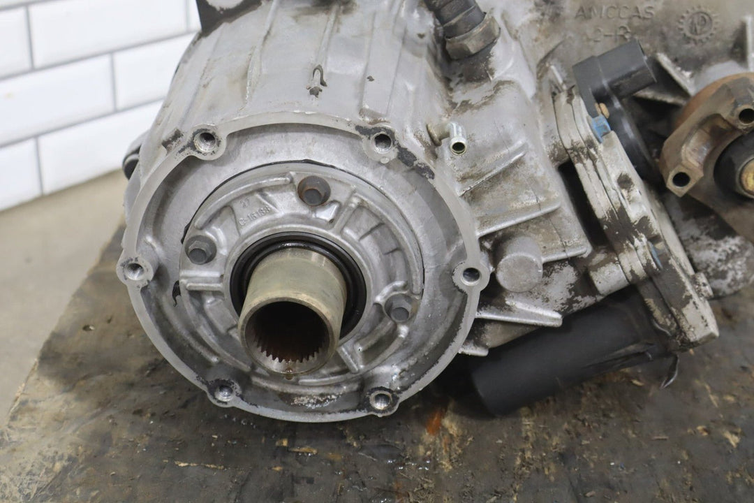 1996 - 1999 GMC Suburban Transfer Case 24228430 OEM