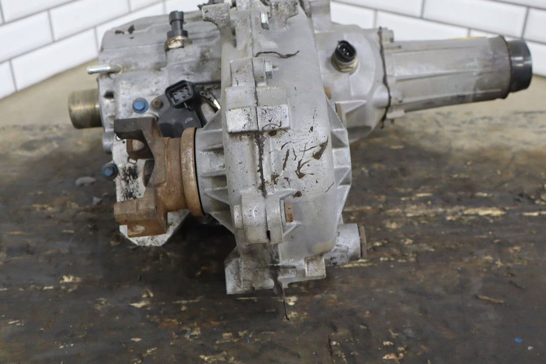 1996 - 1999 GMC Suburban Transfer Case 24228430 OEM