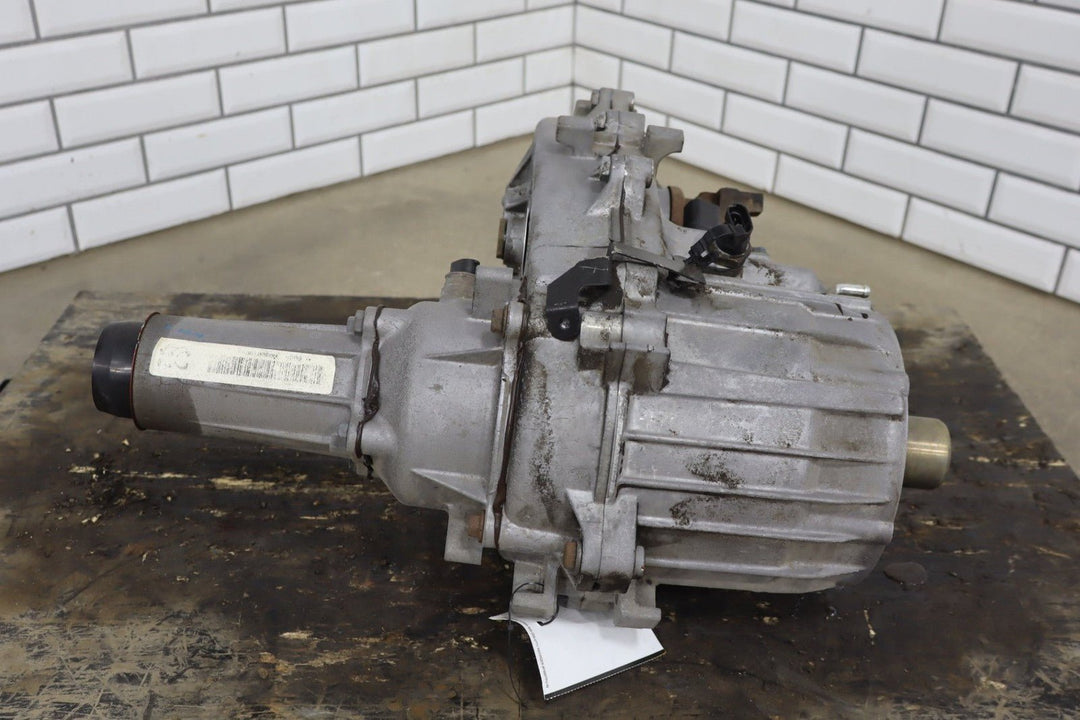 1996 - 1999 GMC Suburban Transfer Case 24228430 OEM