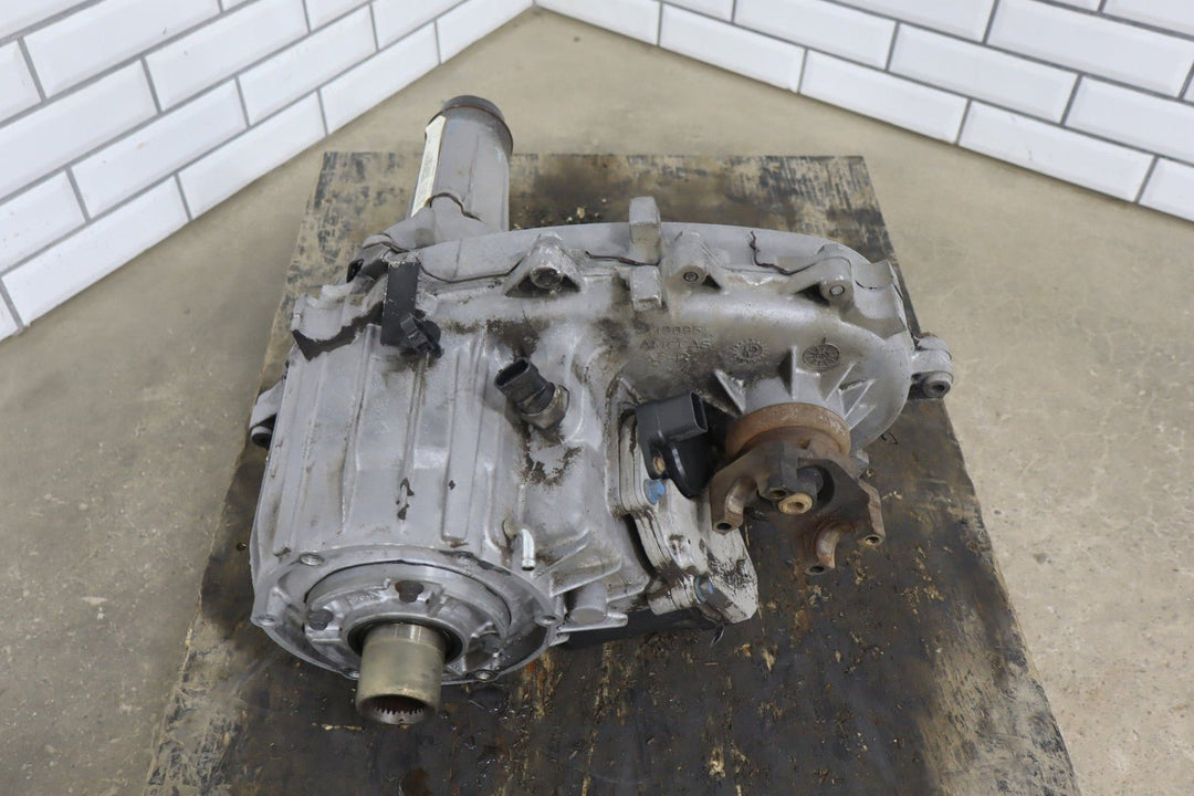 1996 - 1999 GMC Suburban Transfer Case 24228430 OEM