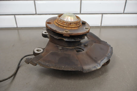 1996-2002 BMW Z3 1.9i Right Front Spindle 31211092080