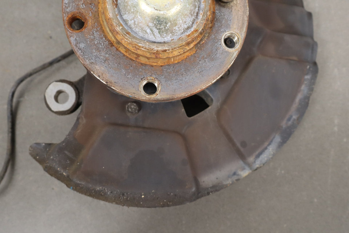 1996-2002 BMW Z3 1.9i Right Front Spindle 31211092080