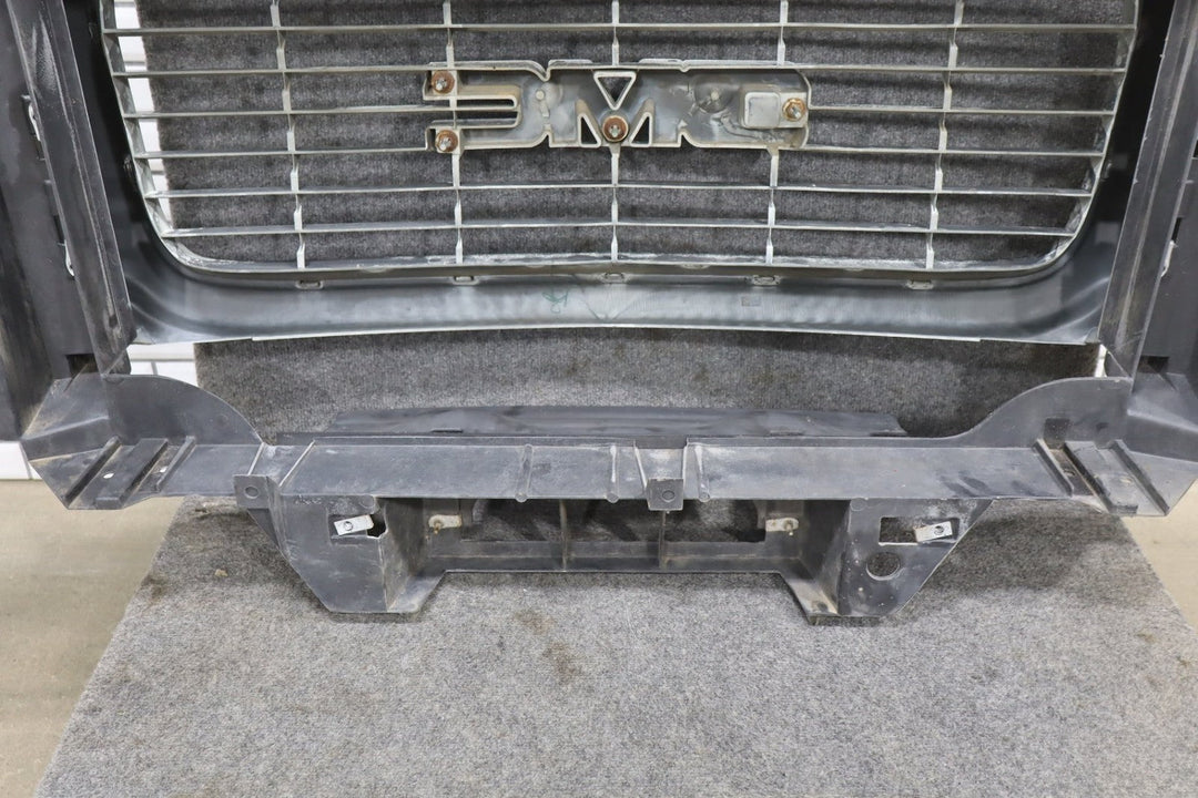 1996 - 2002 GMC Savana Front Composite Headlight Grille OEM Kit